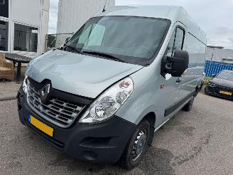 krockskadad bil bedrijf Renault Master 170 PK T35 2.3 dCi L2H3 Stop & Start 2019/5