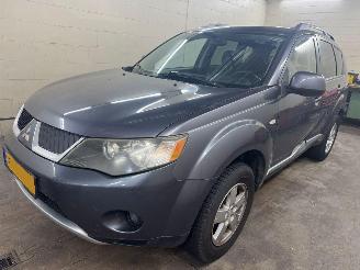 damaged passenger cars Mitsubishi Outlander 2.4 Inspire 2WD LPG 2009/5