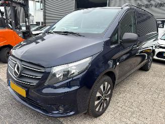 krockskadad bil bedrijf Mercedes Vito 116 CDI Lang 2021/1