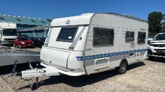 krockskadad bil caravan Hobby  Hobby 30 2001/6