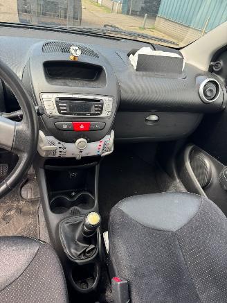 Peugeot 107 1.0 Access picture 12