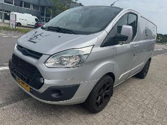 skadebil bedrijf Ford Transit Custom 270 2.2 TDCI L1H1 Limited 2015/12