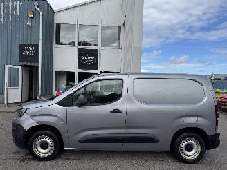 uszkodzony samochody ciężarowe Peugeot Partner 1.6 BlueHDI Pro 2019/10