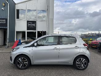 damaged passenger cars Peugeot 108 1.2 e-VTi AIIure automaat 2017/6