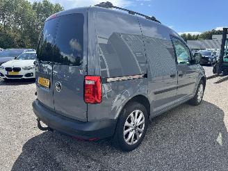 krockskadad bil bedrijf Volkswagen Caddy 2.0 TDI AUTOMAAT L1H1 BMT Trendline 2018/7