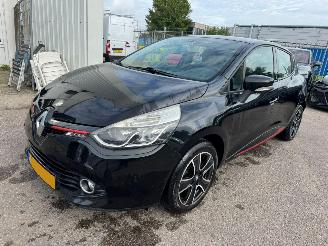 krockskadad bil auto Renault Clio 0.9 TCe Expression 2013/10