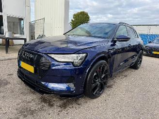 Vaurioauto  passenger cars Audi E-tron 50 quattro edition 71 kWh 2020/2