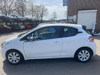 Sloopauto Peugeot 208 208 I (CA/CC/CK/CL), Hatchback, 2012 / 2019 1.0 Vti 12V PureTech 2014/7