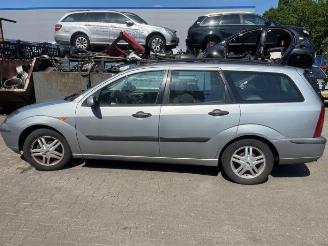 Coche siniestrado Ford Focus Focus 1 Wagon, Combi, 1998 / 2004 1.4 16V 2002/7