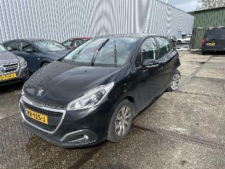 skadebil auto Peugeot 208 1.2 PURETECH LION 2016/11