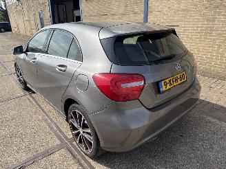 krockskadad bil auto Mercedes A-klasse 180 Ambition 2013/3