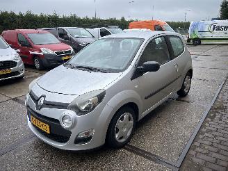 škoda osobní automobily Renault Twingo 10.2 16V  PARISIENNE 2014/6
