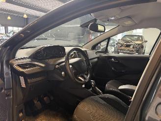 Peugeot 208 1.2 PureTech Allure 1e Eigenaar! picture 15