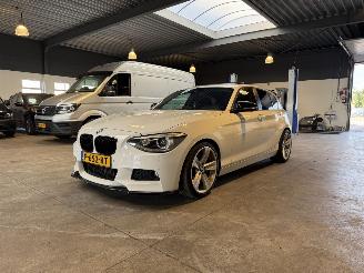 krockskadad bil auto BMW 1-serie 116i 2011/8