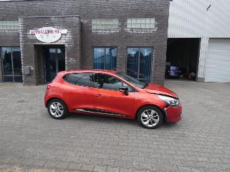 Schadeauto Renault Clio 0.9 TCe Dynamique 2015/9