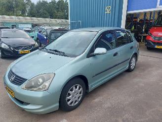 krockskadad bil auto Honda Civic 5 DR 2004/9