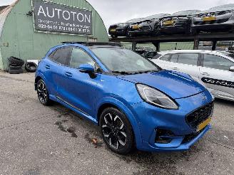 damaged passenger cars Ford Puma 1.0 Ecoboost 114KW Pano Clima Navi Led ST-Line X First Edition Camera NAP 2020/7
