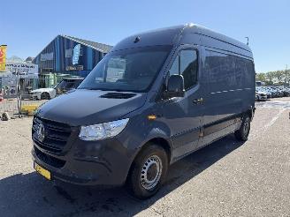 Vaurioauto  commercial vehicles Mercedes eSprinter 55 kWh 85KW L2H2 Clima Camera NAP 2021/7