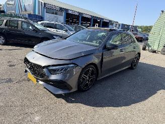 uszkodzony samochody osobowe Mercedes A-klasse 180 Autom. 100KW Pano Sfeer Clima Navi AMG Line NAP 2023/10