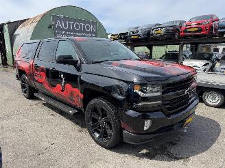 krockskadad bil auto Chevrolet Silverado 5.3 V8 265KW Autom. Schuifdak Clima Navi Led Xenon Huif GRIJS KENT LPG 2016/11