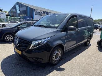skadebil bedrijf Mercedes Vito 110 CDI 75KW Lang Airco Functional Camera Led 2021/10