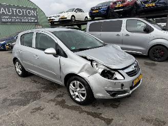 Voiture accidenté Opel Corsa 1.4-16V 66KW Automaat Airco Enjoy 5-Drs NAP 2009/9