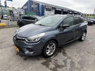 damaged passenger cars Renault Clio 0.9 TCE 66KW Clima Navi Led Limited NAP 2016/9