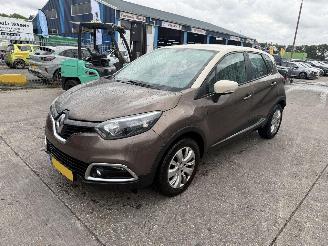 krockskadad bil auto Renault Captur 0.9 TCE 66KW Navi Airco Led NAP 2014/4