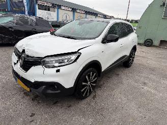 skadebil auto Renault Kadjar 1.2 TCE 96KW Autom. Pano Clima Navi Led Bose NAP 2016/10