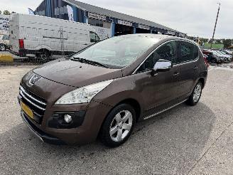 škoda osobní automobily Peugeot 3008 2.0 HDIF Hybrid4 120KW Autom. Clima Navi HUD Blue Lease NAP 2013/5