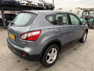 uszkodzony samochody osobowe Nissan Qashqai 1.6 84KW Clima Acenta 2010/4