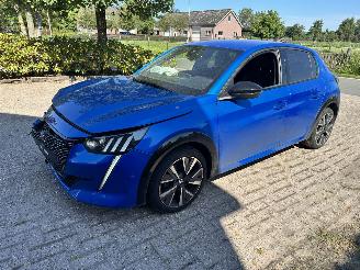 Damaged car Peugeot 208 GT 2022/1