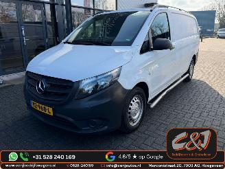 krockskadad bil bedrijf Mercedes Vito  2016/9