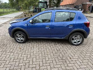 damaged passenger cars Dacia Sandero 0.9 STEPWAY 2020/7