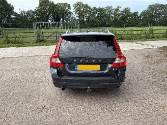 damaged passenger cars Volvo V-70 T4 R Edition 2013/7