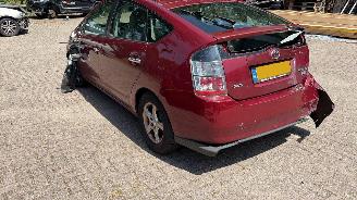Damaged car Toyota Prius  2004/10