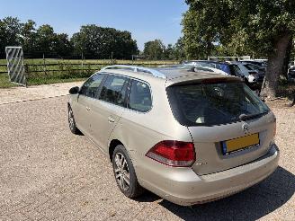 Voiture accidenté Volkswagen Golf  2013/8