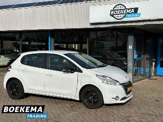 Voiture accidenté Peugeot 208 1.2 e-VTi Active Automaat Navigatie Climate 2014/1