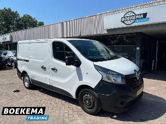 Käytettyjen commercial vehicles Renault Trafic 1.6 dCi T27 Générique Airco Schuifdeur Trekhaak 2017/6