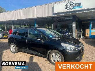 Auto incidentate Renault Clio Estate 1.5 dCi Expression Navi Cruise PDC Airco 2016/5