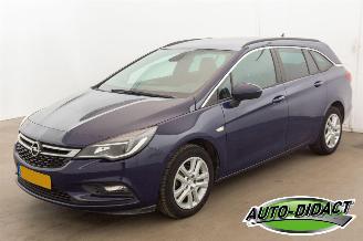 Voiture accidenté Opel Astra 1.4 Sports Tourer Navi Clima Business+ 2018/1