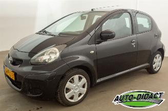 Damaged car Toyota Aygo 1.0-12V Comfort Navigator 2011/1