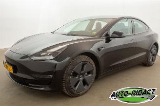krockskadad bil auto Tesla Model 3 SOH 94% Long Range 75 kWh AWD 96.329 km NAP 2021/9