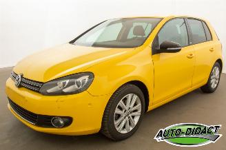 krockskadad bil auto Volkswagen Golf 1.6 TDI Automaat Navi Clima 2011/11