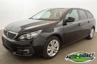 Voiture accidenté Peugeot 308 1.2 PureTech Navi Pano Blue Lease Executive Id	174281 2018/11