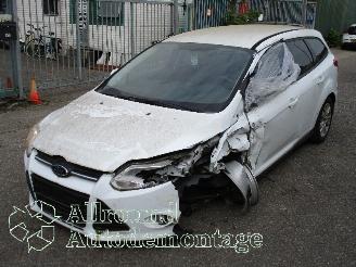 Vrakbiler auto Ford Focus Focus 3 Wagon Combi 1.0 Ti-VCT EcoBoost 12V 125 (M1DA(Euro 5)) [92kW] =
 (02-2012/05-2018) 2014