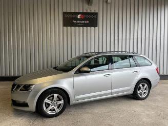 skadebil auto Skoda Octavia Combi Ambition Navigation 2018/6