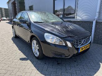 škoda osobní automobily Volvo S-60 1.6 T4 Momentum 2011/1