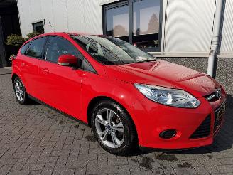 krockskadad bil auto Ford Focus 1.0 EcoBoost 2014/4