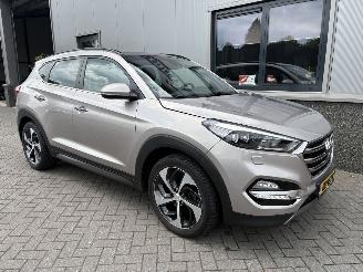 damaged passenger cars Hyundai Tucson 1.6 T-GDi 130kw Premium 2016/1